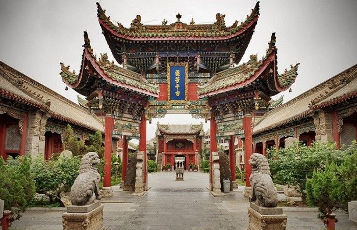 На пороге конфликта: Китайская армия готовится к СВО, а США молчат