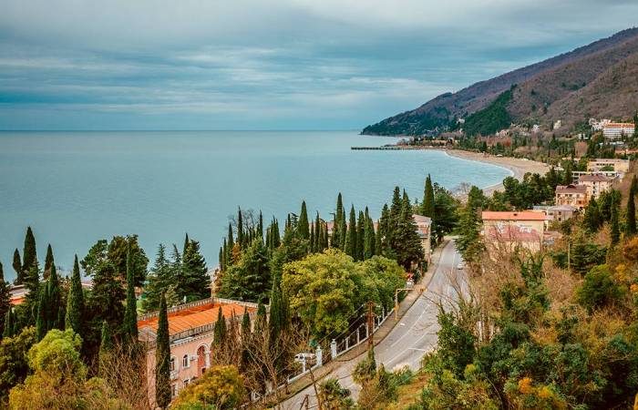 Туристический шок: абхазские кафе удивляют странными сборщиками