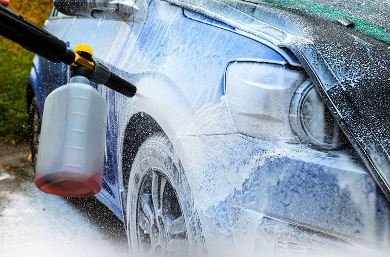 Как правильно и безопасно помыть автомобиль в жару