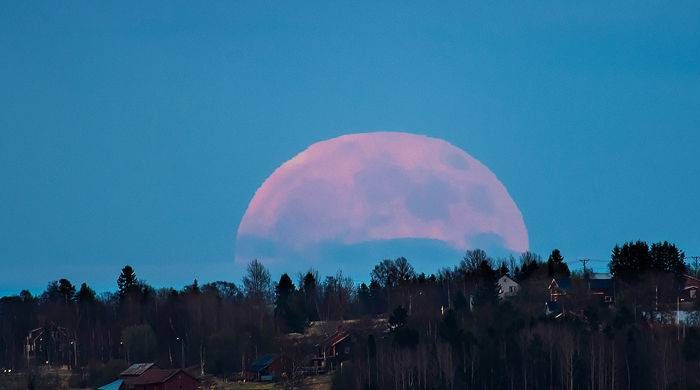 Не пропустите! Суперлуние 19 августа 2024: время и лучшие места для наблюдения