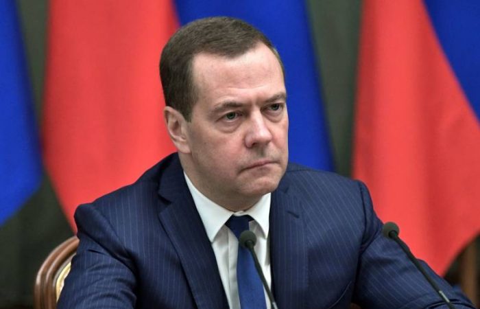 Россия обладает всем необходимым для успеха и обязательно одержит победу, — Медведев