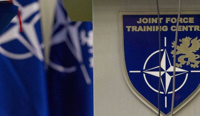 И себе кусок урвать: Венгрия и Румыния готовы выйти из НАТО, чтобы разорвать Украину
