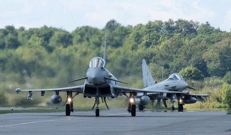 Великобритания, под предлогом "российской угрозы", перебросила в Польшу истребители Typhoon