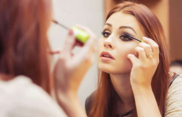 Многообразие стилей: 7 удивительных привычек макияжа женщин по всему миру