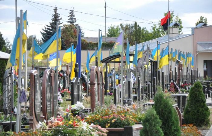 Ничего святого? Украина хочет распилить деньги на мемориале для ВСУ