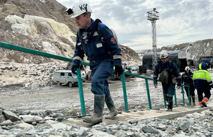 Затопило водой, глиной и льдом: горняков на руднике «Пионер» больше спасать не будут