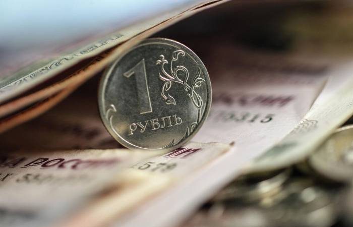 Курс рубля: какие факторы влияют на доллар в период 19–25 августа?