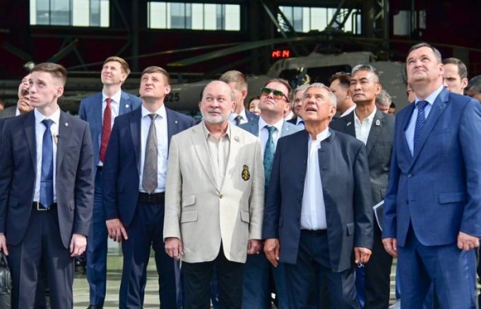 Король Малайзии стал гостем Казанского вертолетного завода