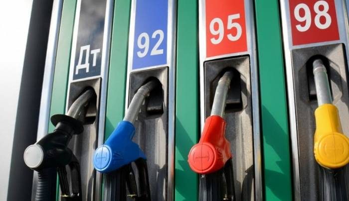Осенняя заправка: эксперты рассказали, как изменятся цены на бензин в России