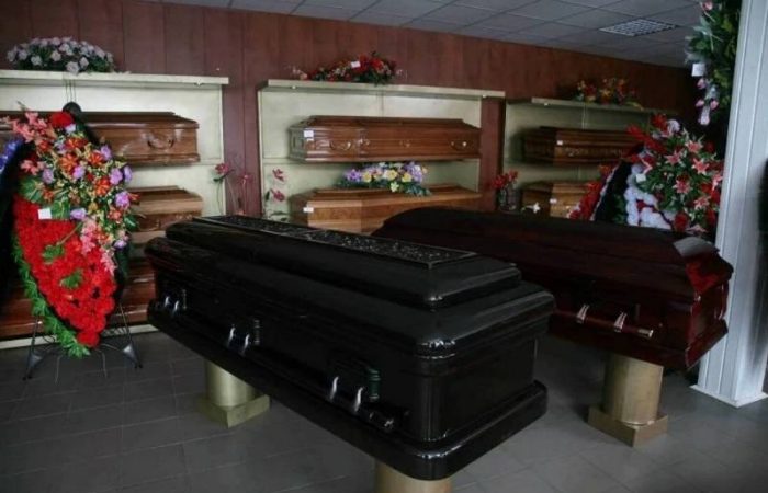 Похоронные расходы: как россияне закапываются в долгах на фоне горя