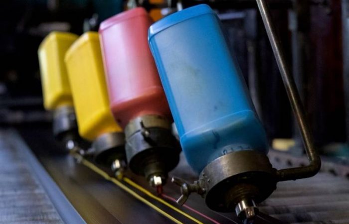 Почему на новых шинах можно увидеть цветные полосы