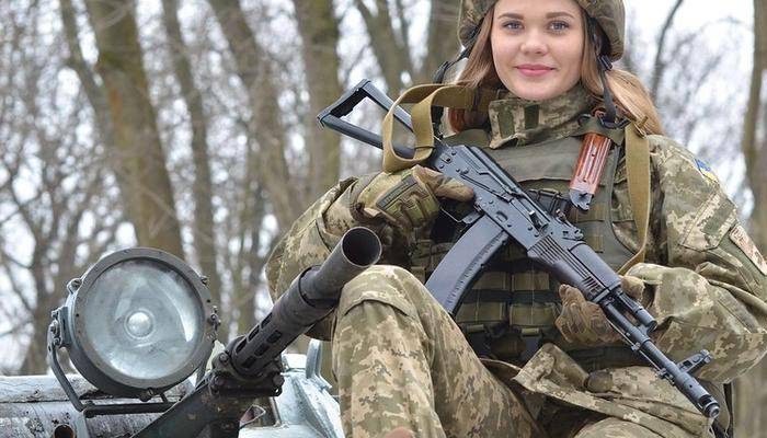 Девушки, вперед! У ВСУ появилась новая военная тактика