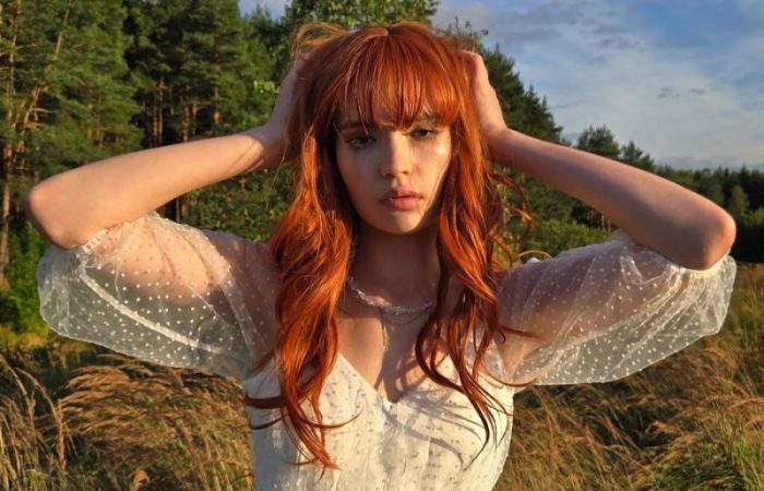 Варя Скрипкина выпустила трек «Миражи» и объявила о завершении съёмок клипа