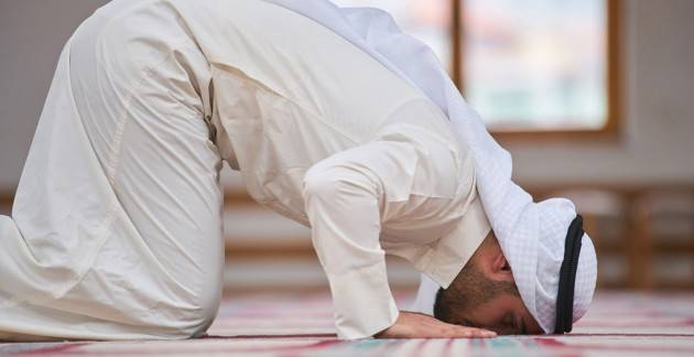 Молельные для намаза в России: Антонов выражает недовольство