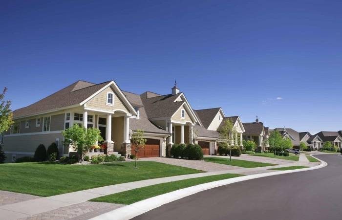 В США давно запретили, а русские делают и радуются: почему нельзя асфальтировать двор перед домом