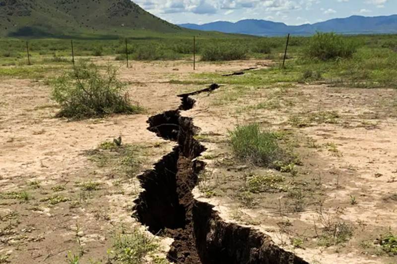 разлом земли