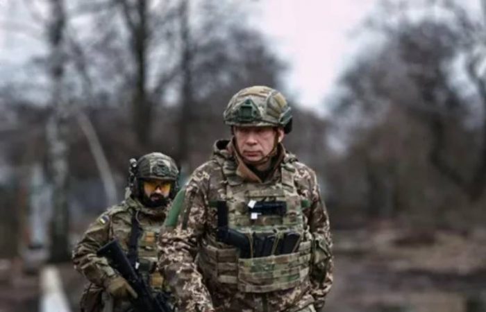 Будет ли встреча отца и сына: Сырский на пути в Россию?