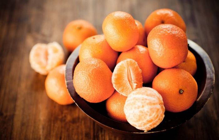 Мандарины vs. апельсины: какой фрукт лучше для иммунитета?