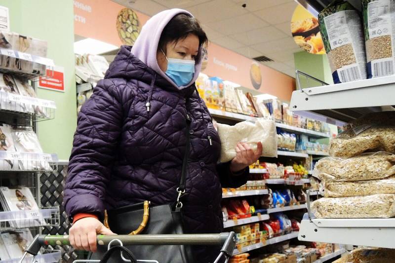 В России важнейшие продукты питания подешевели вопреки остальным, - эксперты