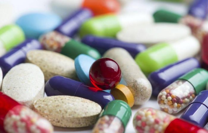 Таблетки, которые могут убить: советы от докторов Мясникова и Кондрахина