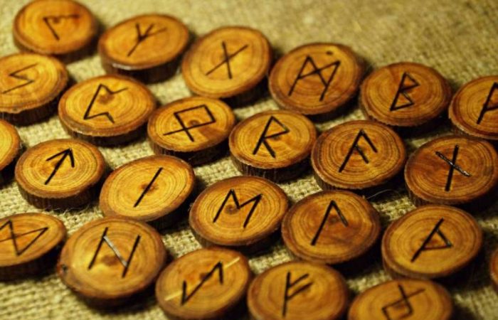 Что предсказывают руны: Гороскоп на неделю 19–25 января для всех знаков зодиака