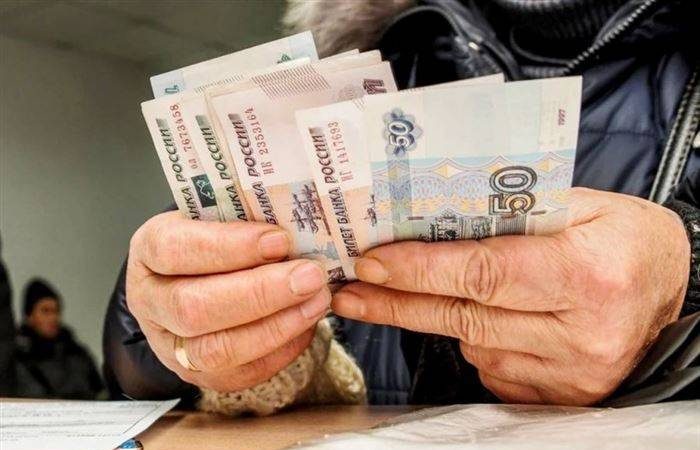 Соцфонд сообщает: кому повысят пенсии и на сколько?