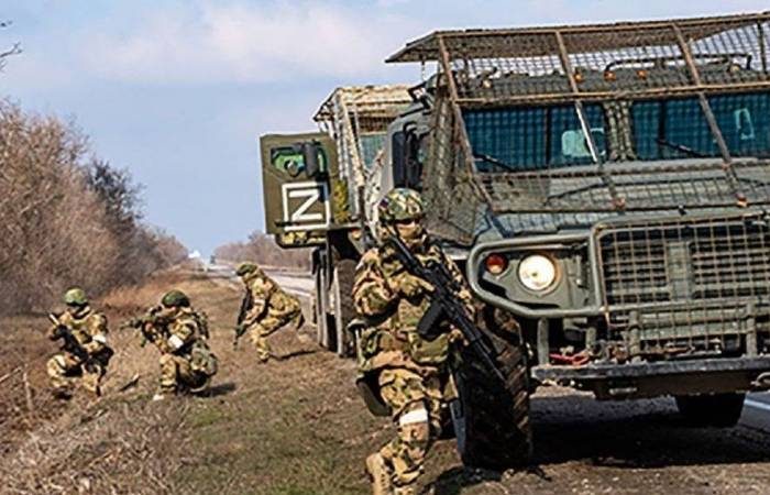 Константиновка трещит по швам: ВСУ срезают путь через «Кривой Торец», 55% города уже за Россией